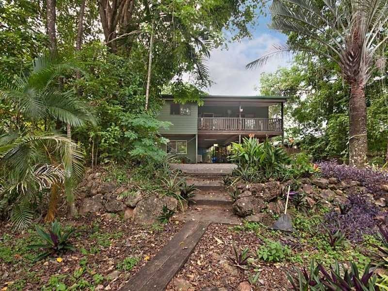 8 Willandra Court, Caravonica QLD 4878