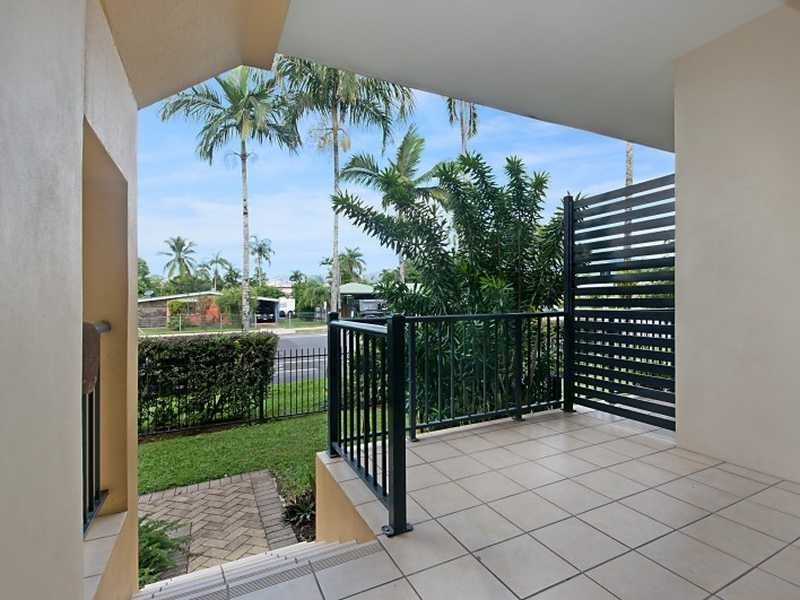 4/306 Pease Street, Edge Hill QLD 4870