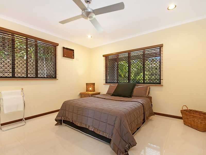 15 Slate Close, Brinsmead QLD 4870