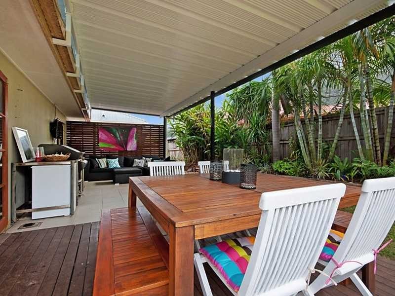 18 Elphinstone Street, Kanimbla QLD 4870