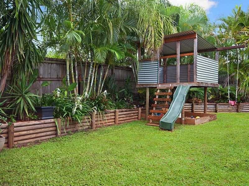 18 Elphinstone Street, Kanimbla QLD 4870