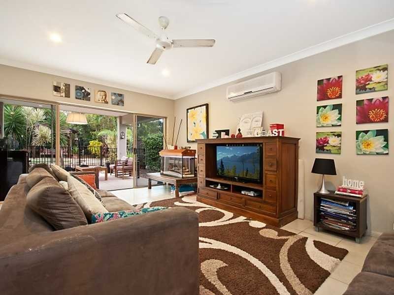 18 Elphinstone Street, Kanimbla QLD 4870