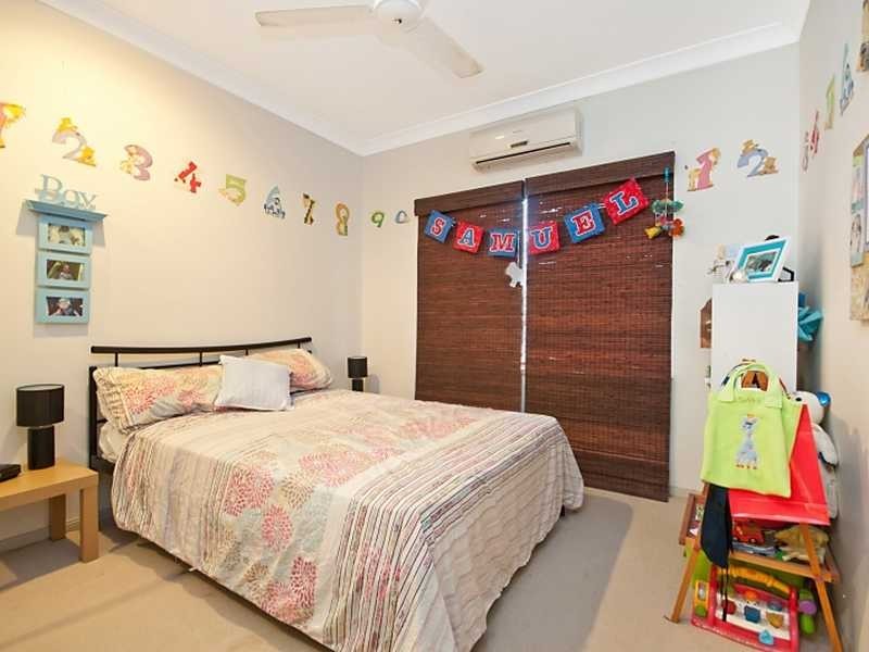 18 Elphinstone Street, Kanimbla QLD 4870