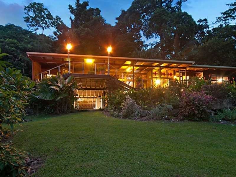 13 Julian Close, Mooroobool QLD 4870