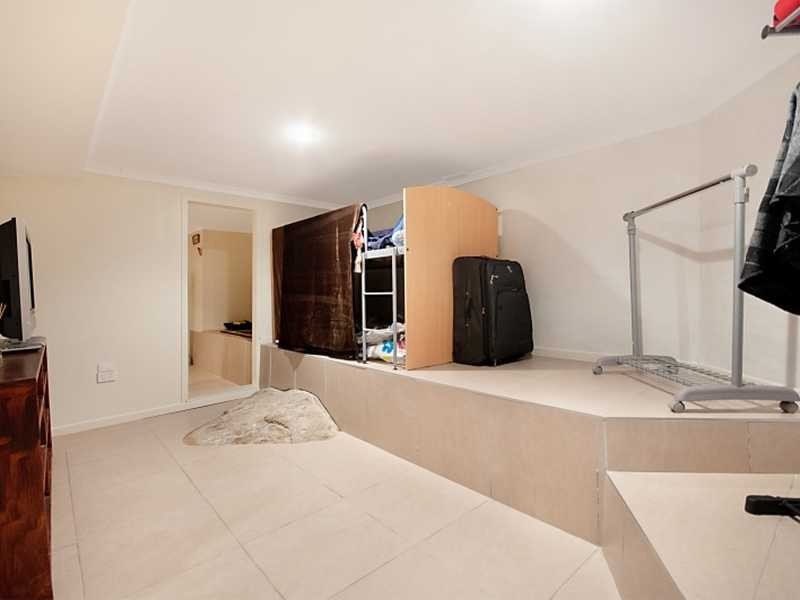 13 Julian Close, Mooroobool QLD 4870