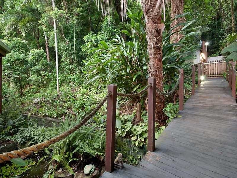 13 Julian Close, Mooroobool QLD 4870