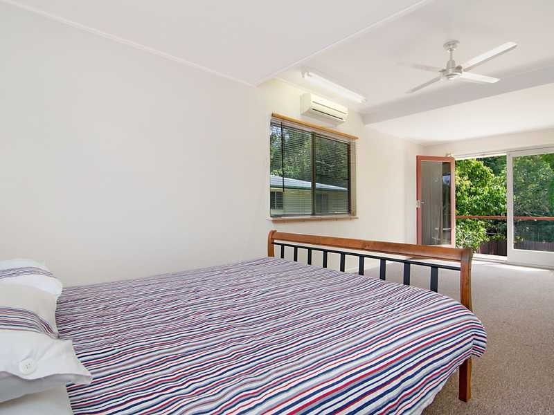 100 Machans Beach Road, Machans Beach QLD 4878