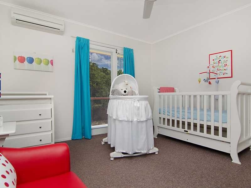 100 Machans Beach Road, Machans Beach QLD 4878