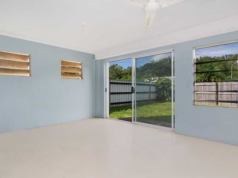 100 Machans Beach Road, Machans Beach QLD 4878