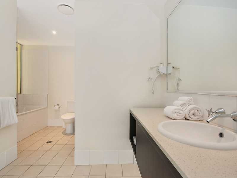 20402/99 Esplanade, Cairns City QLD 4870