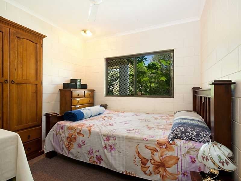 286 Brown Street, Westcourt QLD 4870