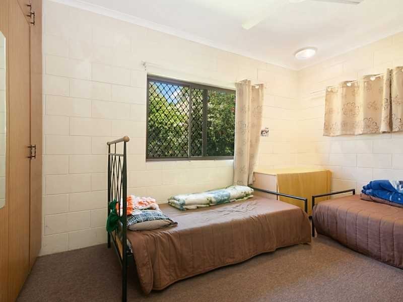 286 Brown Street, Westcourt QLD 4870