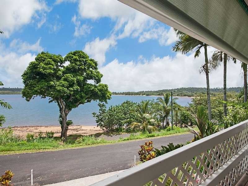 1 Maria Street, Flying Fish Point QLD 4860