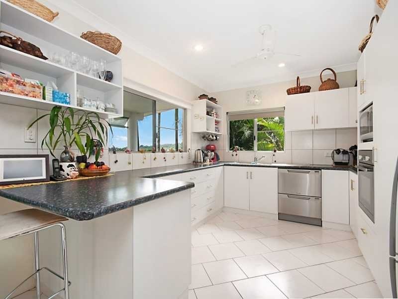 1 Maria Street, Flying Fish Point QLD 4860