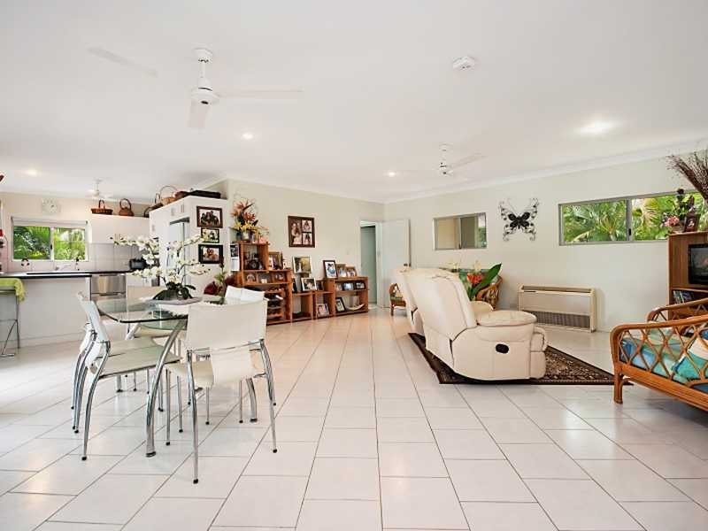 1 Maria Street, Flying Fish Point QLD 4860