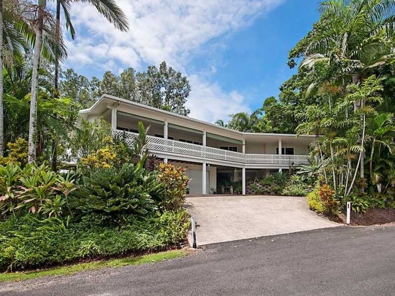 1 Maria Street, Flying Fish Point QLD 4860