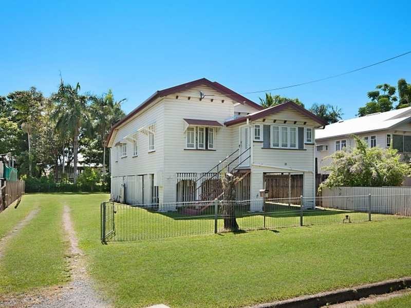 36 Tills Street, Westcourt QLD 4870
