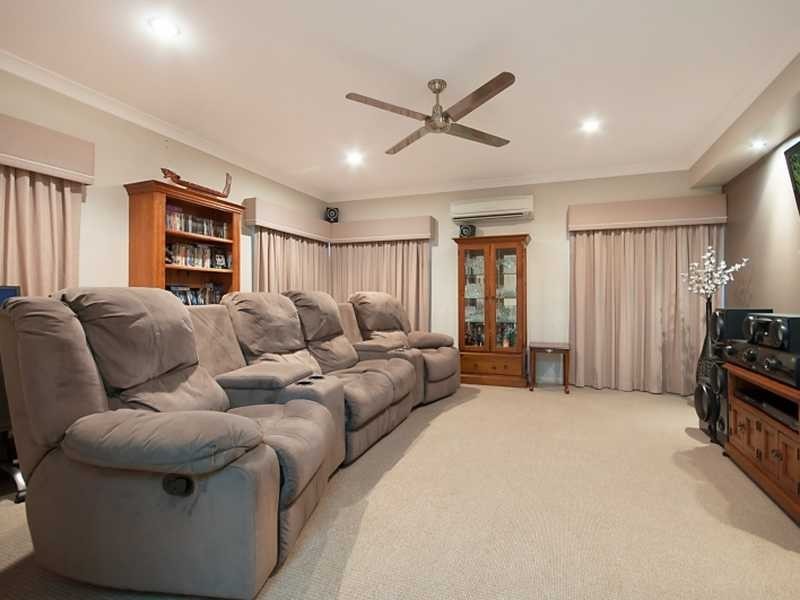 7 Teraglin Street, Kanimbla QLD 4870