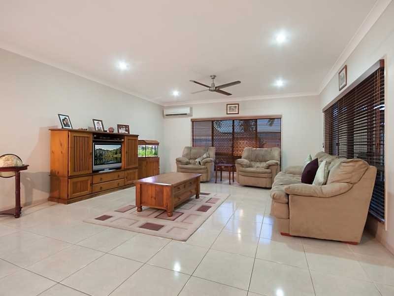 7 Teraglin Street, Kanimbla QLD 4870