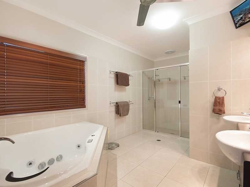 7 Teraglin Street, Kanimbla QLD 4870