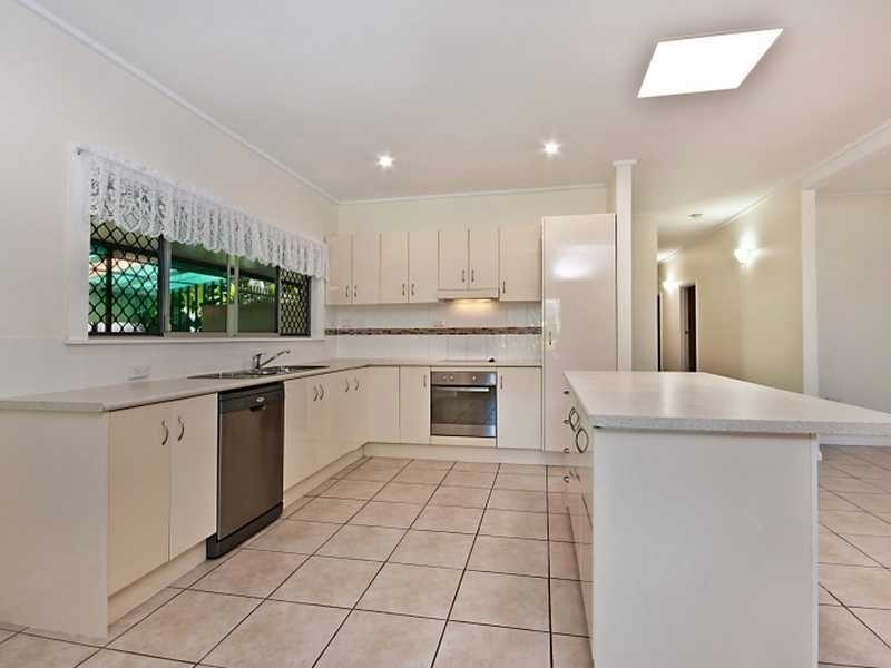 262 Buchan Street, Westcourt QLD 4870