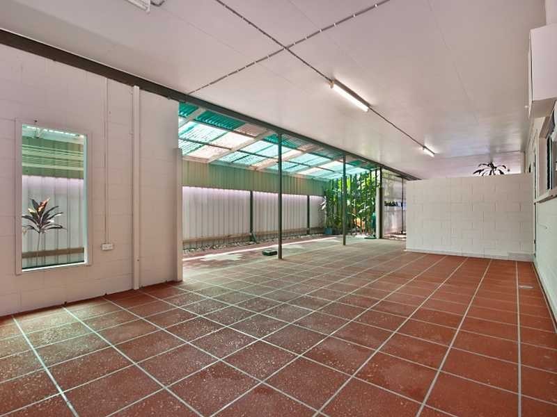 262 Buchan Street, Westcourt QLD 4870