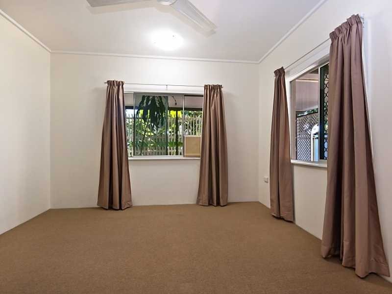 262 Buchan Street, Westcourt QLD 4870