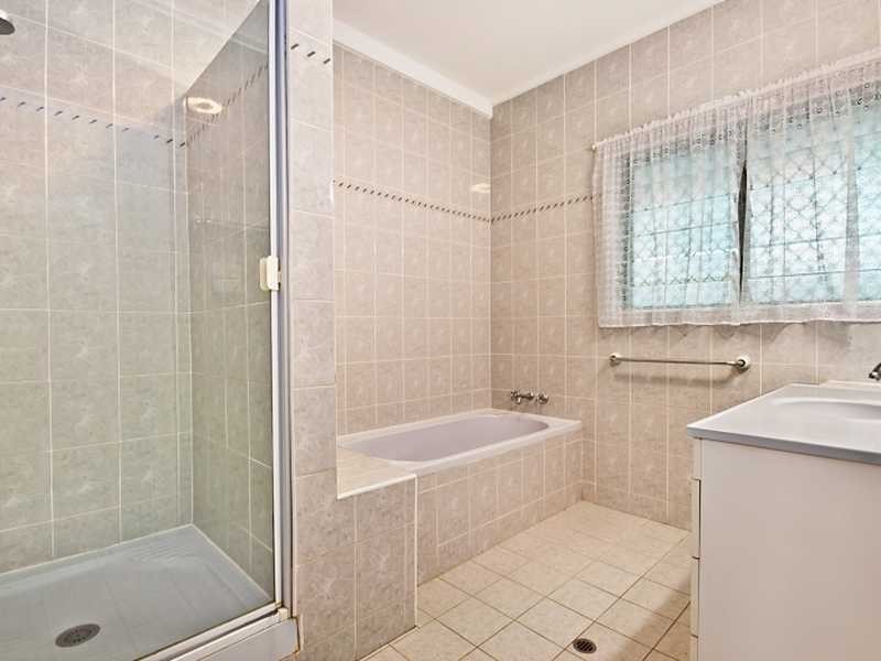 262 Buchan Street, Westcourt QLD 4870