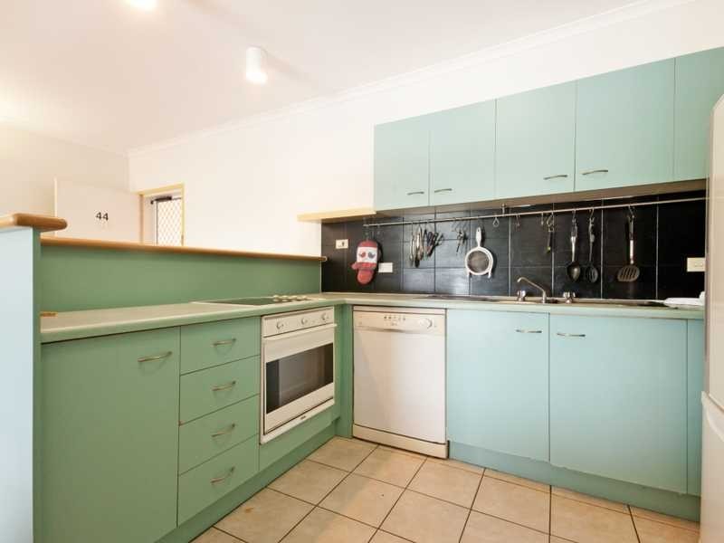 44/327 Lake Street, Cairns North QLD 4870