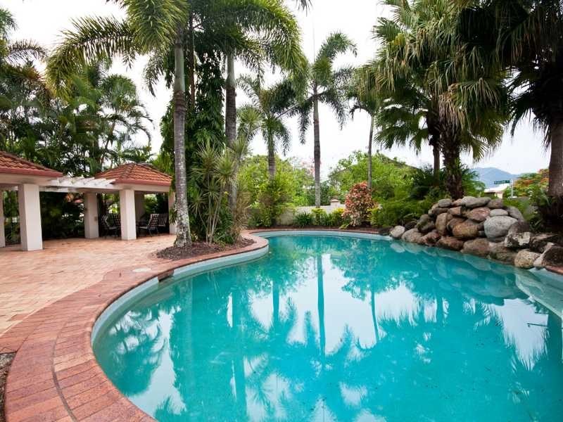 44/327 Lake Street, Cairns North QLD 4870