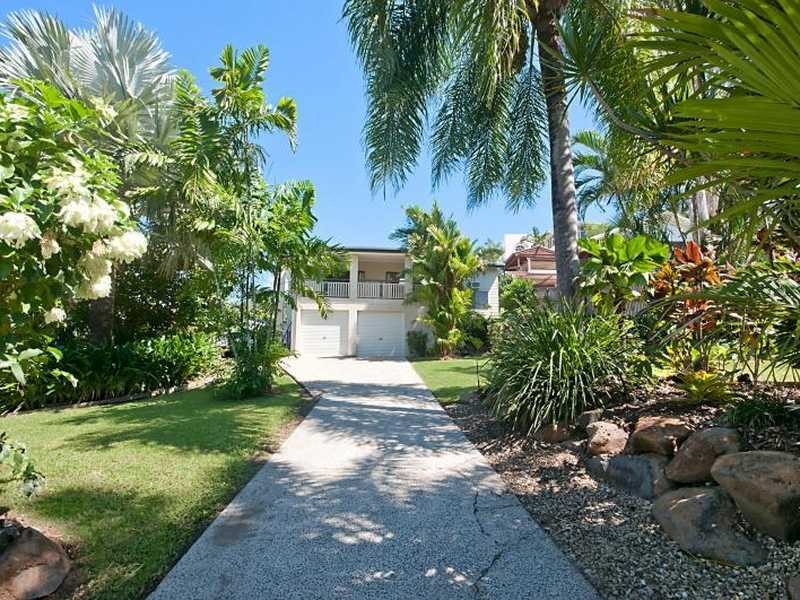 11 Minerva Avenue, Mooroobool QLD 4870