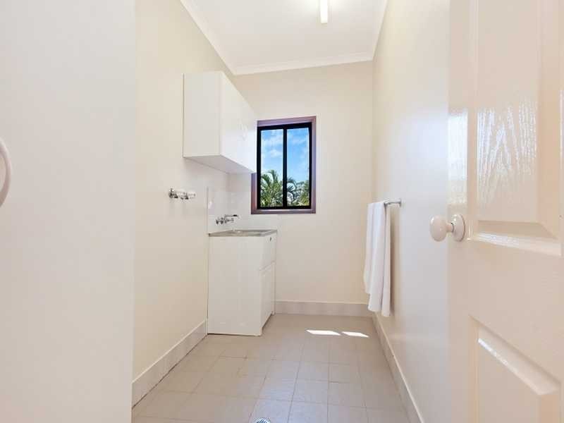 11 Minerva Avenue, Mooroobool QLD 4870