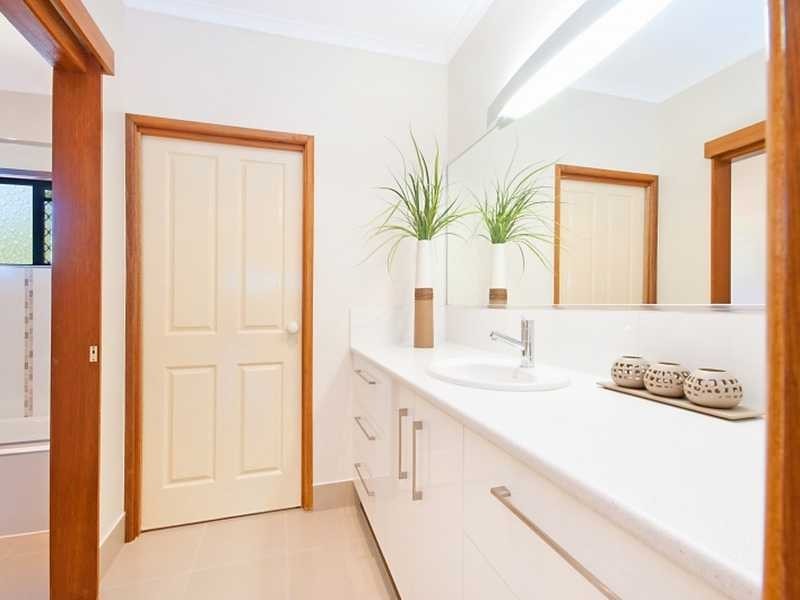 11 Minerva Avenue, Mooroobool QLD 4870