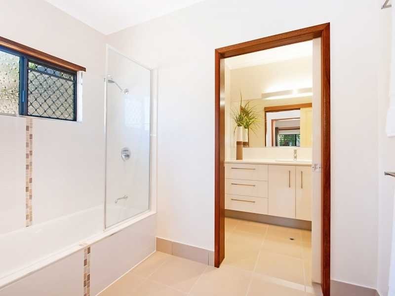 11 Minerva Avenue, Mooroobool QLD 4870