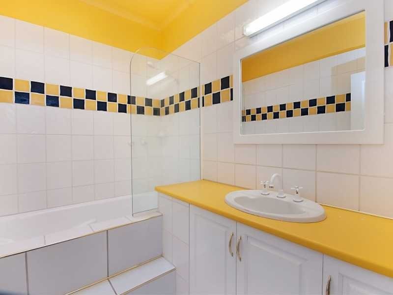 101 Callaghan Street, Mooroobool QLD 4870