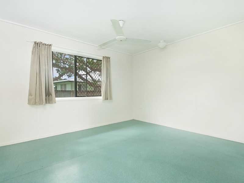 75 Murray Street, Manoora QLD 4870