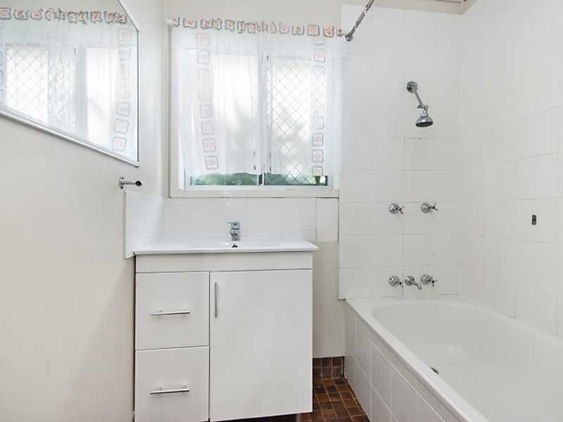 75 Murray Street, Manoora QLD 4870