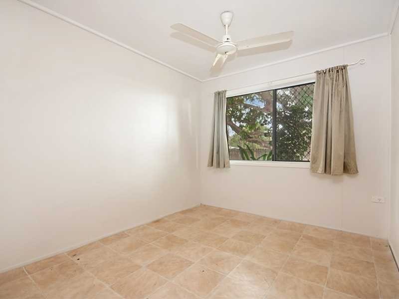 75 Murray Street, Manoora QLD 4870