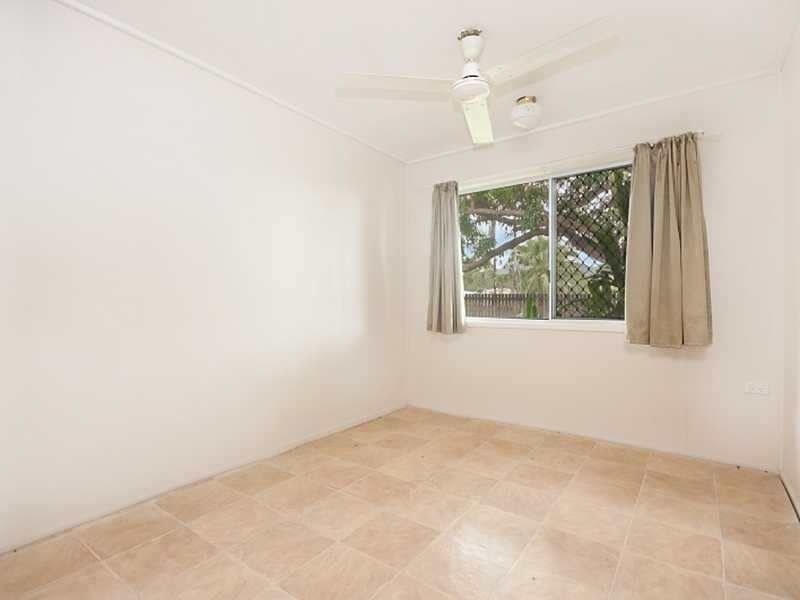 75 Murray Street, Manoora QLD 4870