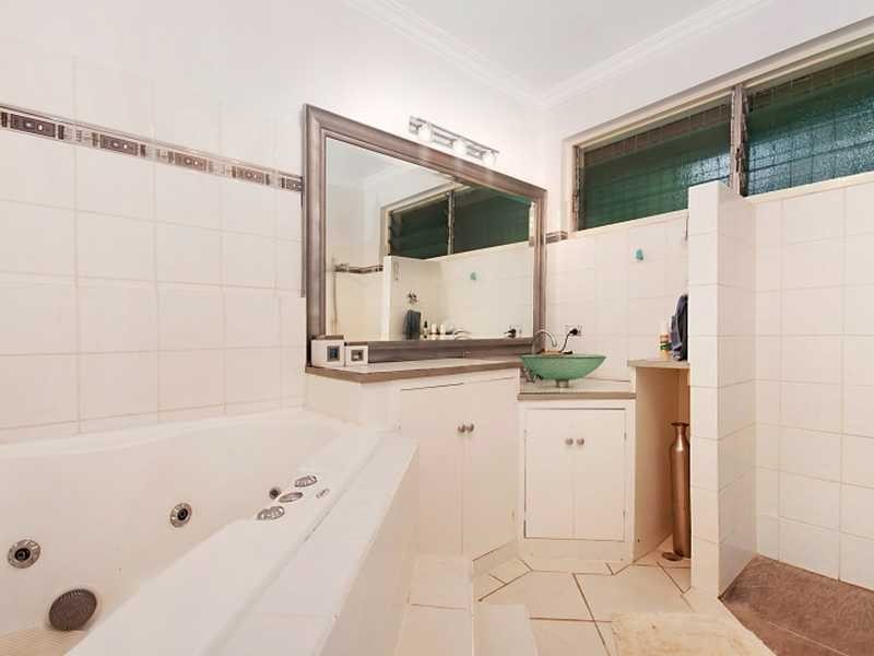 42 Casella Street, Earlville QLD 4870