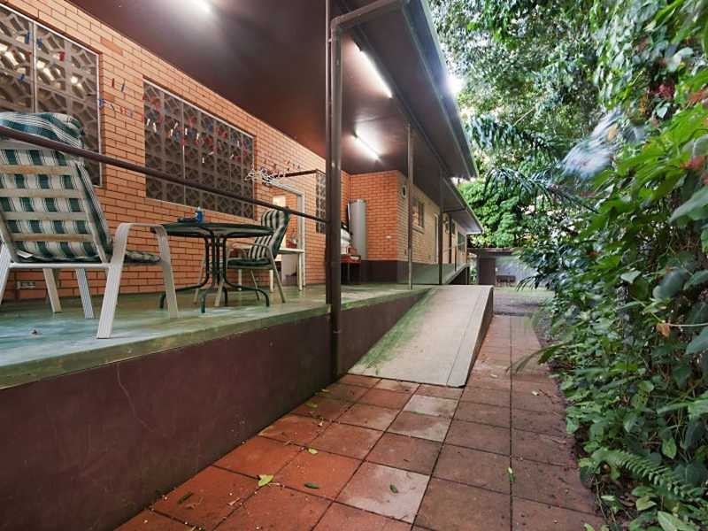 42 Casella Street, Earlville QLD 4870