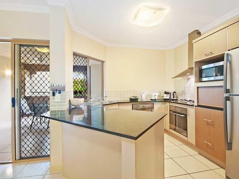 212/12 Gregory Street, Cairns QLD 4870