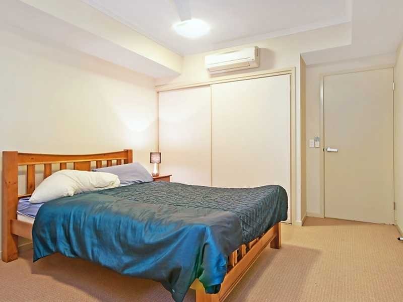 212/12 Gregory Street, Cairns QLD 4870