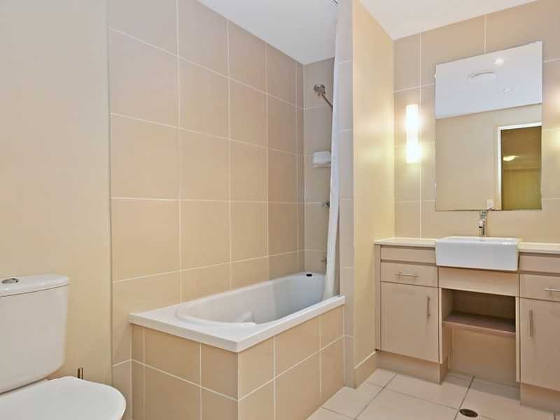 212/12 Gregory Street, Cairns QLD 4870