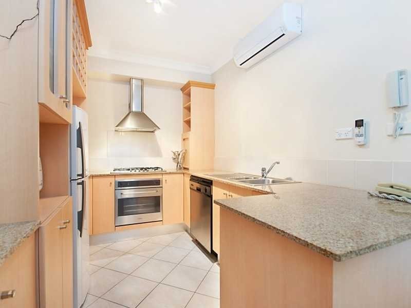 1122/2 Greenslopes Street, Cairns QLD 4870