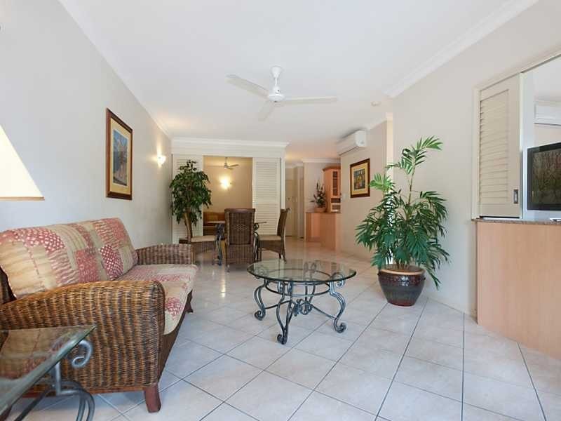 1122/2 Greenslopes Street, Cairns QLD 4870