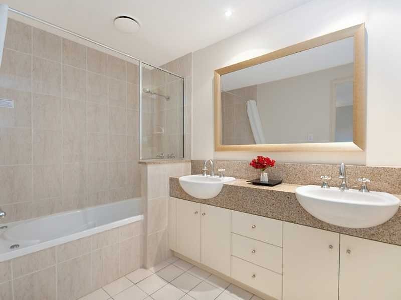 1122/2 Greenslopes Street, Cairns QLD 4870