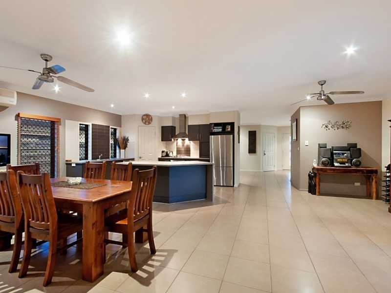 22 Bassett Street, Kanimbla QLD 4870