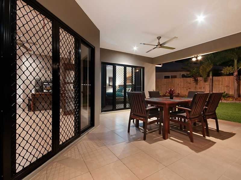 22 Bassett Street, Kanimbla QLD 4870