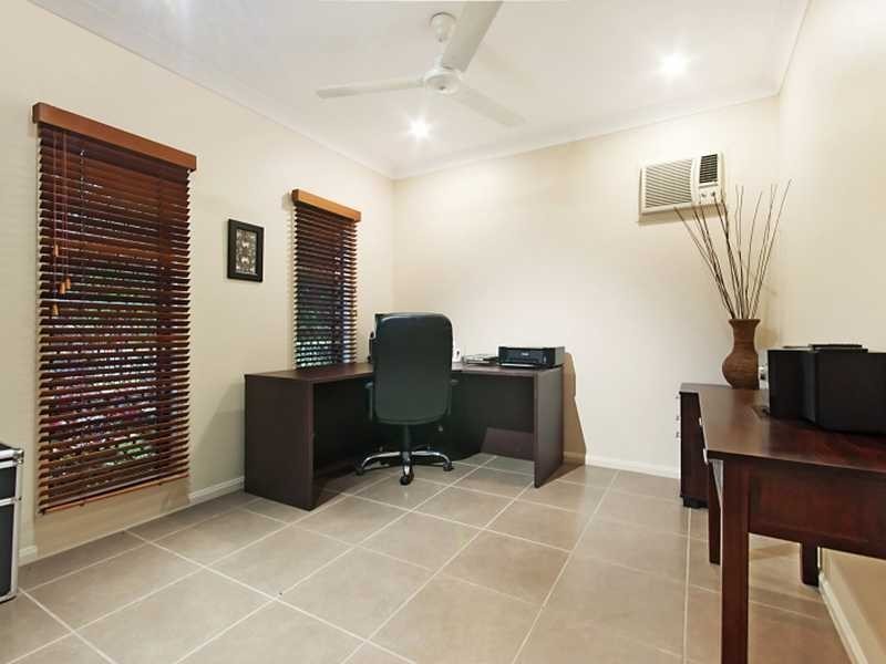 22 Bassett Street, Kanimbla QLD 4870